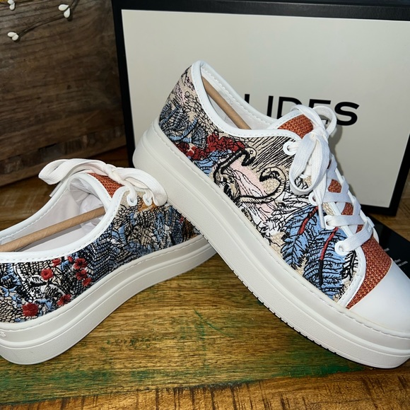 J/Slides Orange & Blue Tropical Nikki platform embroidered Sneaker. SZ 7… - Picture 9 of 12